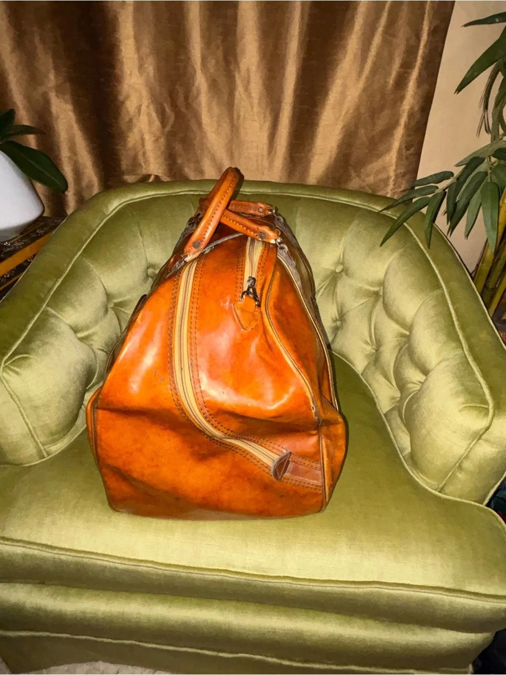 VTG Burton MFG Co 21” Leather Duffle Tote Bag w Hard Bottom Compartment